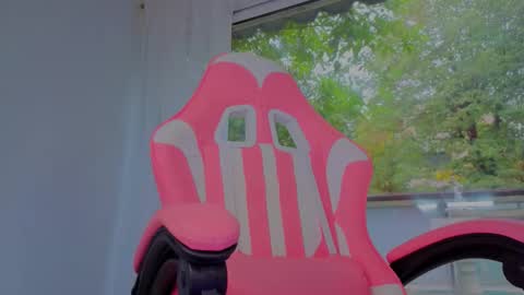 reina cummings online show from September 29, 5:56 am