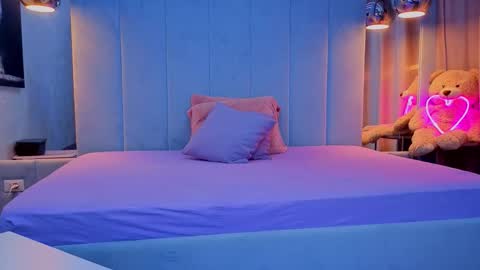 reina cummings online show from October 21, 5:52 am