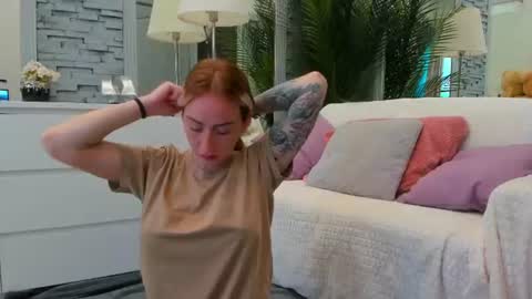 reina cummings online show from June 9, 6:03 am