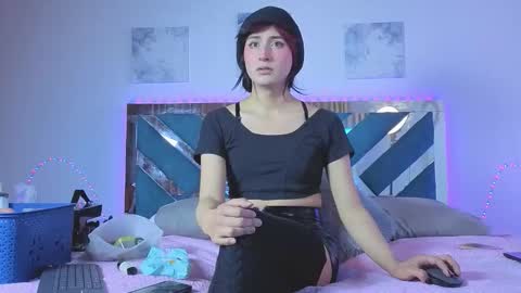 reiv_femboy online show from November 3, 11:59 pm