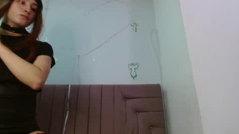 reiv_femboy online show from June 19, 4:06 am
