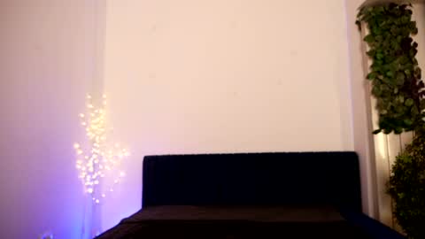 Snapshot of relaxi_g1rl chatting on April 1, 6:14 am Elly online show from April 1, 6:14 am