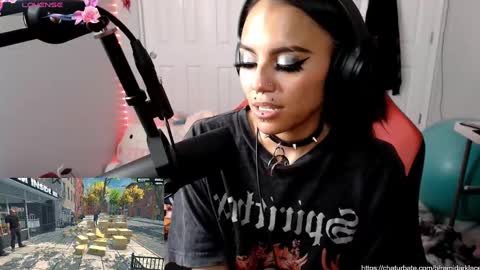 Snapshot of remidarklace chatting on January 20, 2:57 pm remidarklace online show from January 20, 2:57 pm