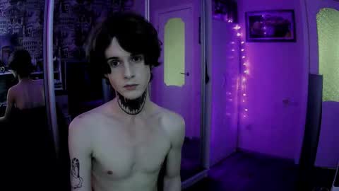 Snapshot of remitrash chatting on October 31, 8:26 am RemiTrash online show from October 31, 8:26 am