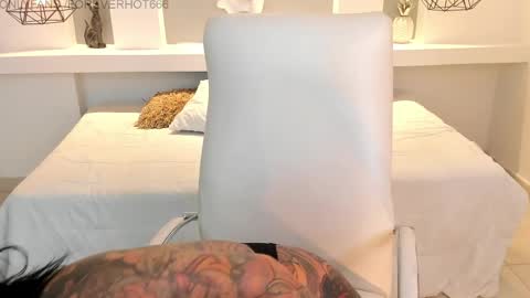 Laura online show from April 9, 10:48 pm