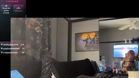 Snapshot of remyxavier chatting on November 11, 3:06 am remyxavier online show from November 11, 3:06 am