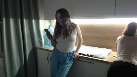 Snapshot of renae_tom chatting on June 3, 8:14 pm Renae Tom online show from June 3, 8:14 pm