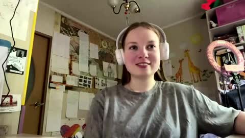 Snapshot of renaeorabuena chatting on June 3, 9:23 am Annabel online show from June 3, 9:23 am