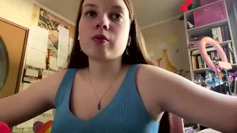 Snapshot of renaeorabuena chatting on June 11, 8:12 am Annabel online show from June 11, 8:12 am