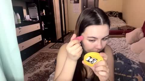 Snapshot of renamassee chatting on February 2, 6:12 am Lily online show from February 2, 6:12 am