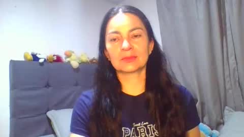 renata_hot1 online show from May 3, 12:49 am