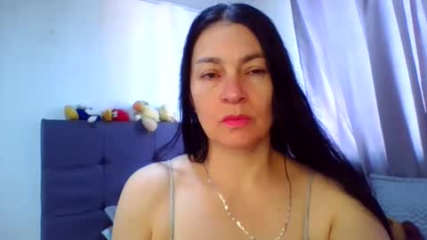 renata_hot1 online show from June 1, 7:15 pm
