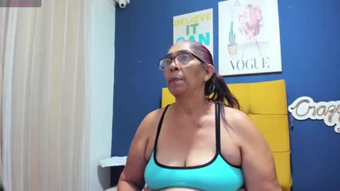 renata_milf_ online show from March 3, 11:44 am