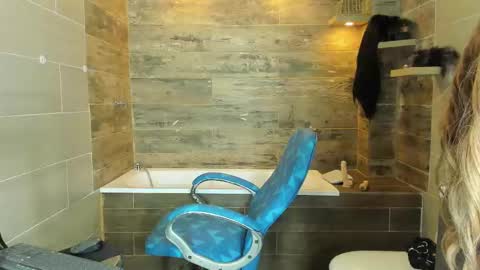 Renata Venuss  online show from October 1, 10:16 pm