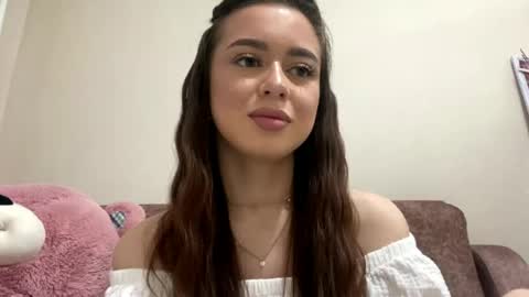 Mila online show from March 22, 4:10 pm