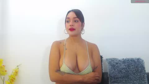 renatabrownn28 online show from July 17, 8:54 am