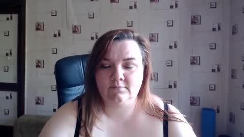 renataoia online show from June 7, 12:42 pm