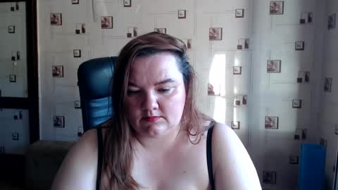 renataoia online show from June 18, 4:11 pm