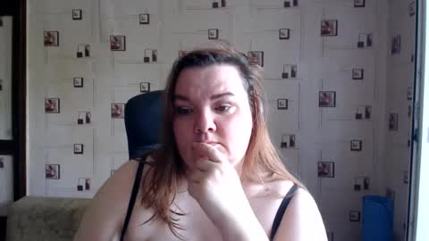 renataoia online show from June 28, 10:43 am
