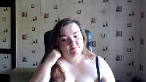 renataoia online show from July 15, 2:55 pm