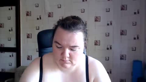 renataoia online show from August 7, 7:54 am
