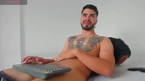 Snapshot of rendonass chatting on October 24, 3:52 pm rendonass online show from October 24, 3:52 pm