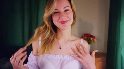 Snapshot of renecatino chatting on May 22, 10:54 am Emma online show from May 22, 10:54 am