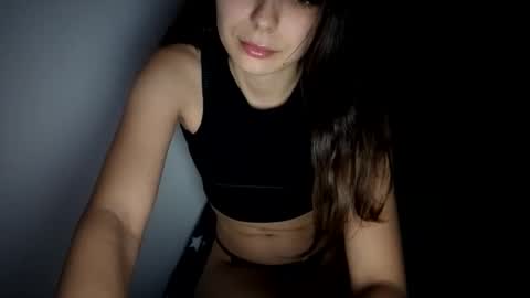 Snapshot of renee_loah chatting on October 30, 10:43 pm renee_loah online show from October 30, 10:43 pm