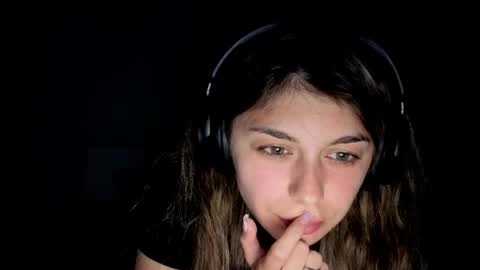 renee_loah online show from May 28, 8:50 pm