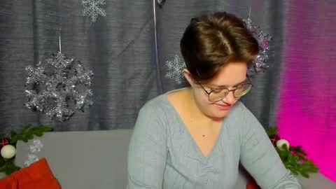 renee_turner online show from December 15, 7:02 am