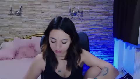 Snapshot of renesmesweet chatting on December 15, 8:30 am renesmesweet online show from December 15, 8:30 am