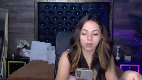 Snapshot of renesmesweet chatting on October 31, 8:37 am renesmesweet online show from October 31, 8:37 am