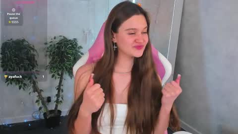 Renesmy online show from May 27, 1:57 am