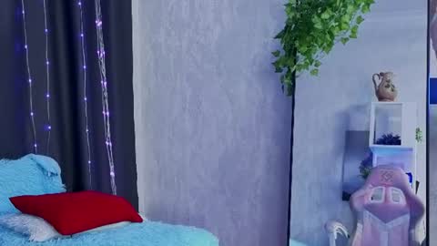 Christina online show from July 17, 5:18 pm