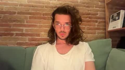 Snapshot of renzo_899 chatting on May 13, 1:47 am Renzo online show from May 13, 1:47 am