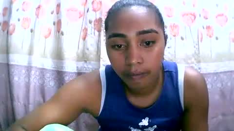 Snapshot of rephaleta chatting on June 2, 10:39 am Rephaleta online show from June 2, 10:39 am