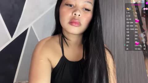 Snapshot of respectme0923 chatting on March 27, 3:34 am HAZEL online show from March 27, 3:34 am