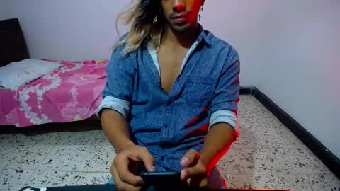 Snapshot of restrainged chatting on December 7, 8:33 am Rest online show from December 7, 8:33 am