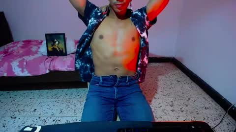 Snapshot of restrainged chatting on December 11, 9:30 am Rest online show from December 11, 9:30 am