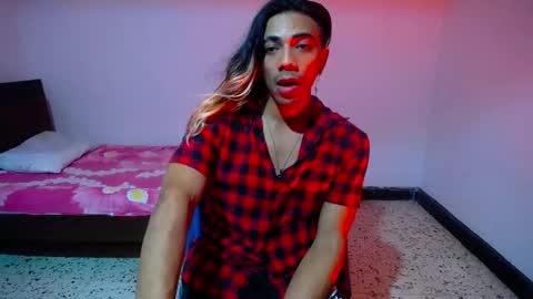 Snapshot of restrainged chatting on December 17, 5:51 am Rest online show from December 17, 5:51 am