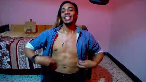 Snapshot of restrainged chatting on January 3, 5:28 am Rest online show from January 3, 5:28 am