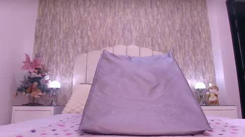 Snapshot of reven_lilith chatting on December 17, 3:01 am REVEN online show from December 17, 3:01 am