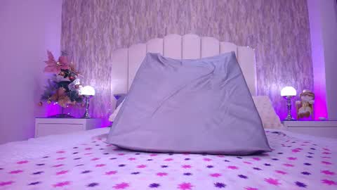 Snapshot of reven_lilith chatting on December 18, 3:01 am REVEN online show from December 18, 3:01 am