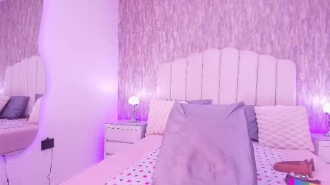 Snapshot of reven_lilith chatting on February 11, 3:11 am REVEN online show from February 11, 3:11 am