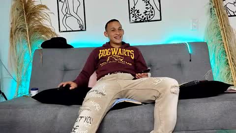 reymasterhot online show from January 6, 10:01 pm