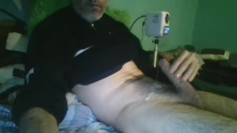 reyes_albert2006 online show from January 25, 7:39 pm