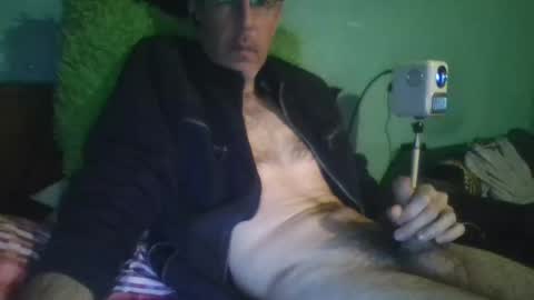 Snapshot of reyes_albert2006 chatting on February 16, 11:06 am reyes_albert2006 online show from February 16, 11:06 am