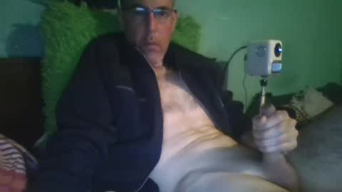 Snapshot of reyes_albert2006 chatting on February 22, 10:19 pm reyes_albert2006 online show from February 22, 10:19 pm