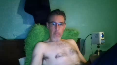 Snapshot of reyes_albert2006 chatting on March 17, 4:17 am reyes_albert2006 online show from March 17, 4:17 am