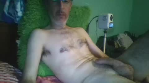 Snapshot of reyes_albert2006 chatting on April 4, 9:07 am reyes_albert2006 online show from April 4, 9:07 am